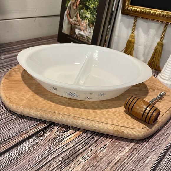 VINTAGE GLASSBAKE Divided Serving Dish J-2352-1/2 – Starburst Pattern - Picture 3 of 7